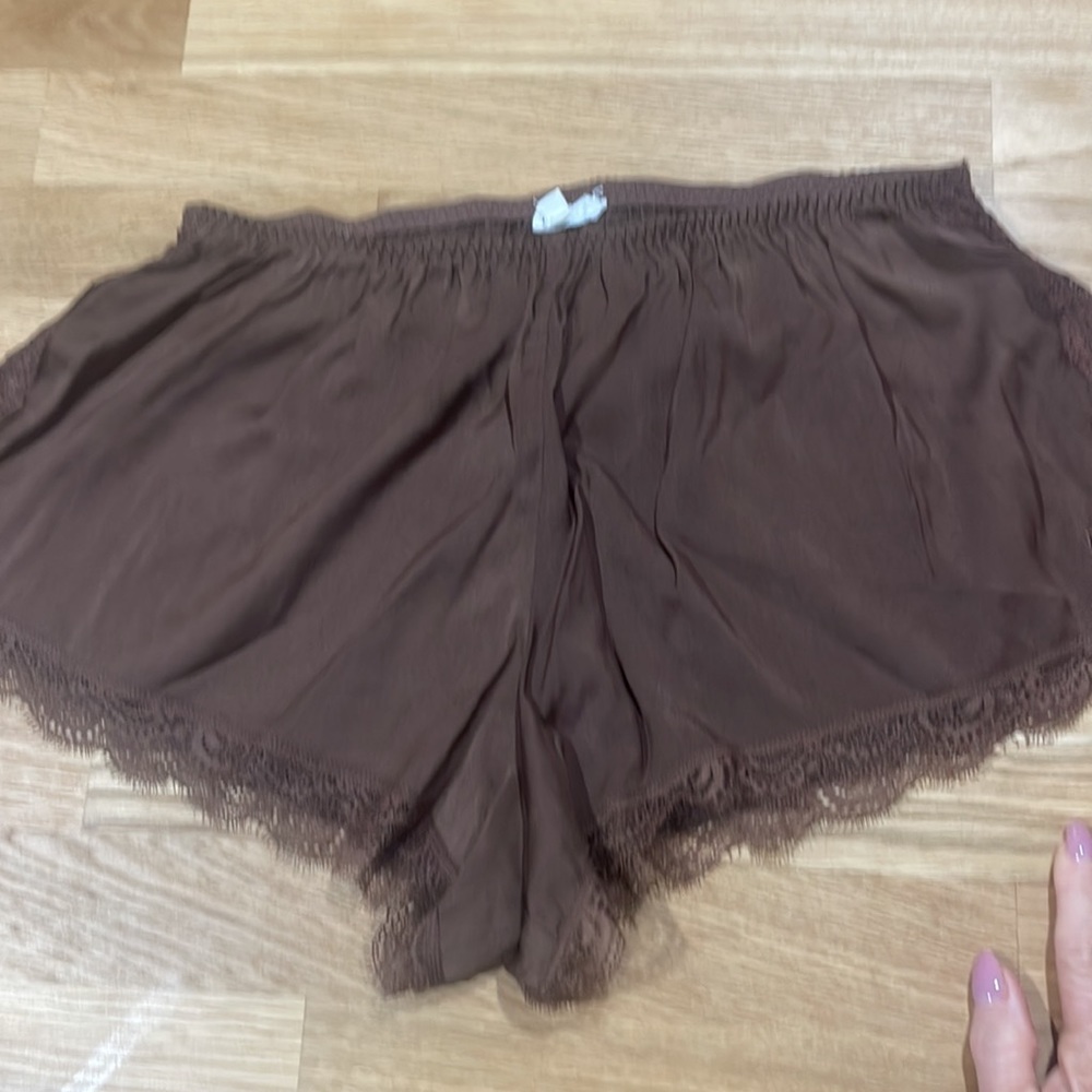 Love stories Apollo brown shorts - Picture 2 of 7